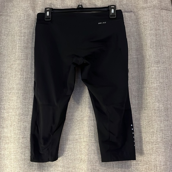 Nike black capris - Picture 2 of 2
